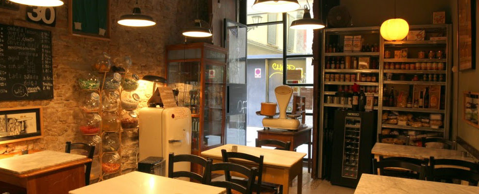 BARCELONA, check out this lovely italian vintage restaurant…